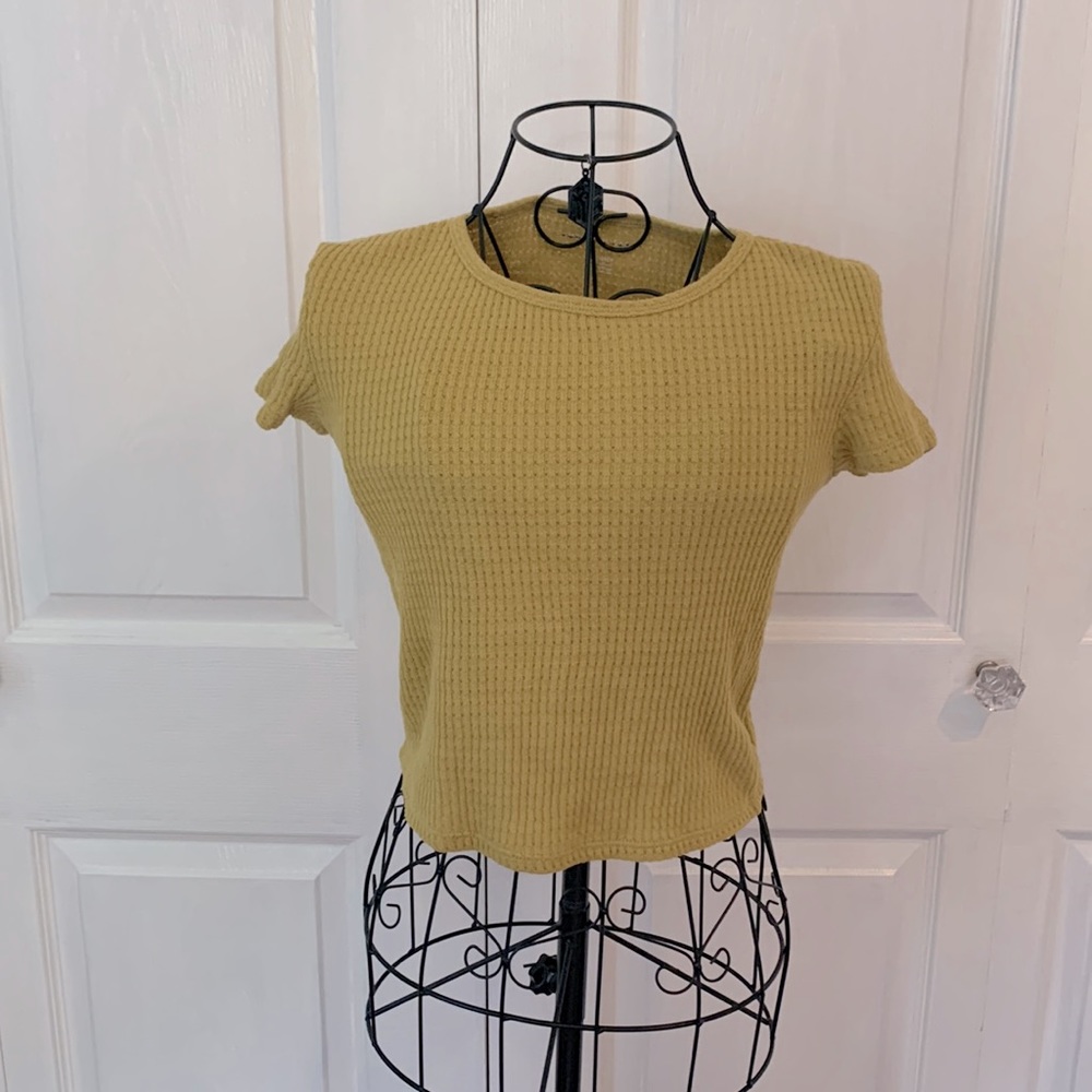 American Eagle waffle knit yellow crop top